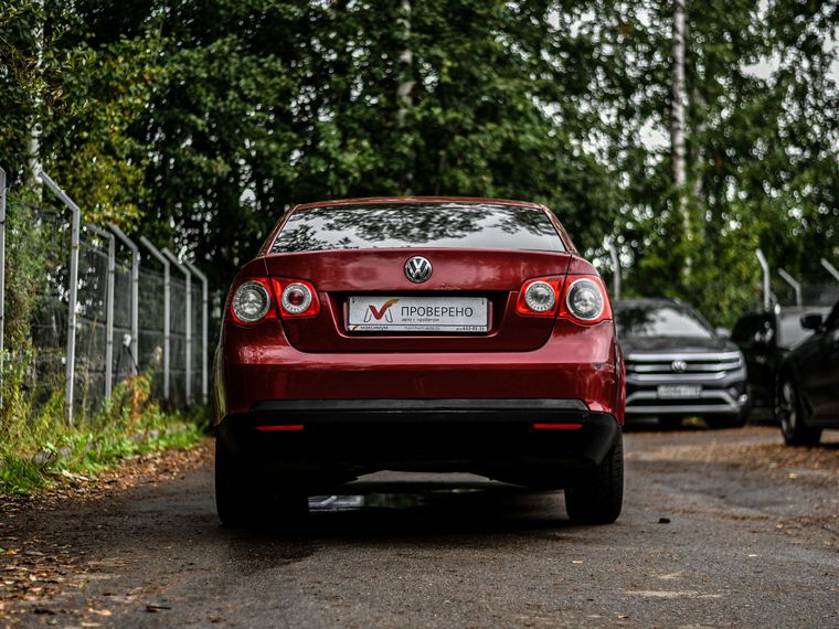 Volkswagen Jetta 2010 года, 203 633 км - вид 4