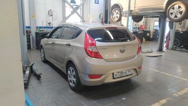 Hyundai Solaris 2011 года, 115 996 км - вид 4