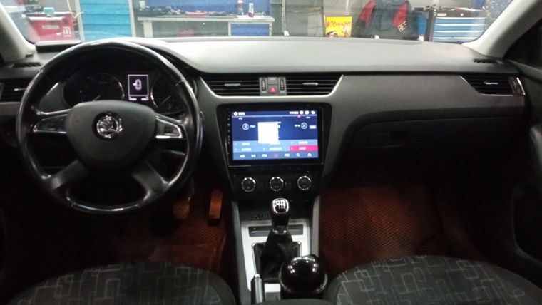 Skoda Octavia 2013 года, 141 684 км - вид 5