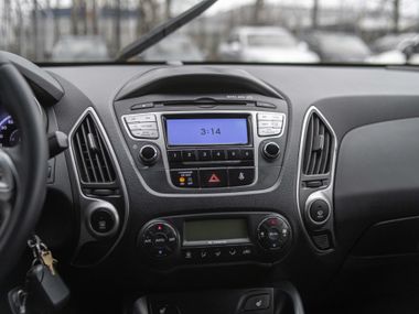 Hyundai ix35 2010 года, 225 000 км - вид 9