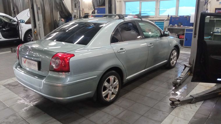 Toyota Avensis 2008 года, 270 000 км - вид 3