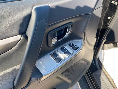 Mitsubishi Pajero 2017 года, 100 137 км - вид 13