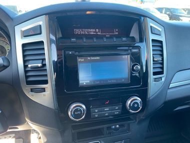 Mitsubishi Pajero 2017 года, 100 137 км - вид 10