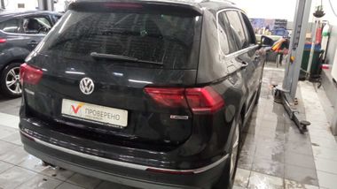 Volkswagen Tiguan 2018 года, 169 432 км - вид 3