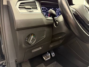 Volkswagen Tiguan 2018 года, 169 432 км - вид 12