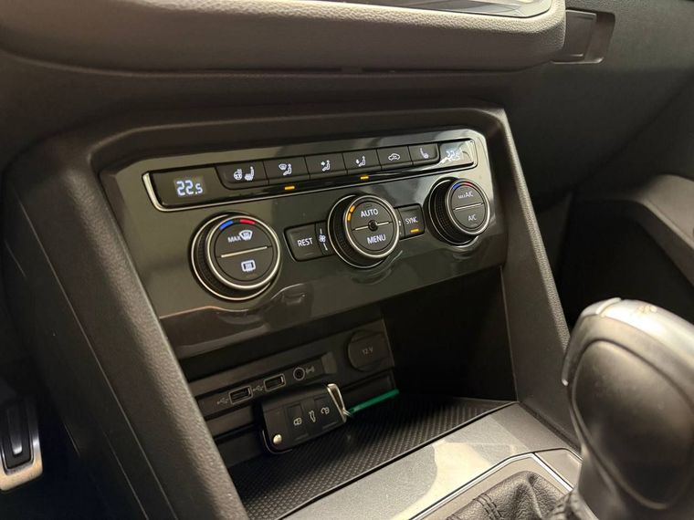 Volkswagen Tiguan 2018 года, 169 432 км - вид 9