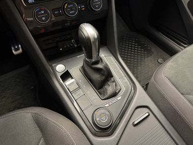 Volkswagen Tiguan 2018 года, 169 432 км - вид 10