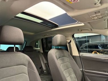 Volkswagen Tiguan 2018 года, 169 432 км - вид 19