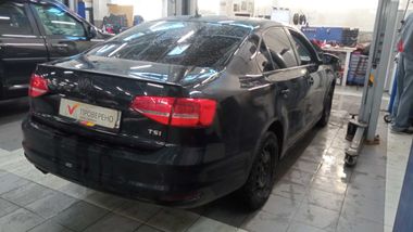 Volkswagen Jetta 2015 года, 159 363 км - вид 3