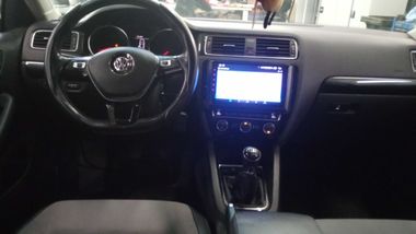 Volkswagen Jetta 2015 года, 159 363 км - вид 5