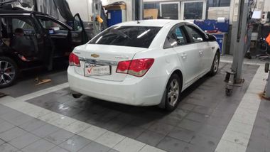 Chevrolet Cruze 2010 года, 186 060 км - вид 4