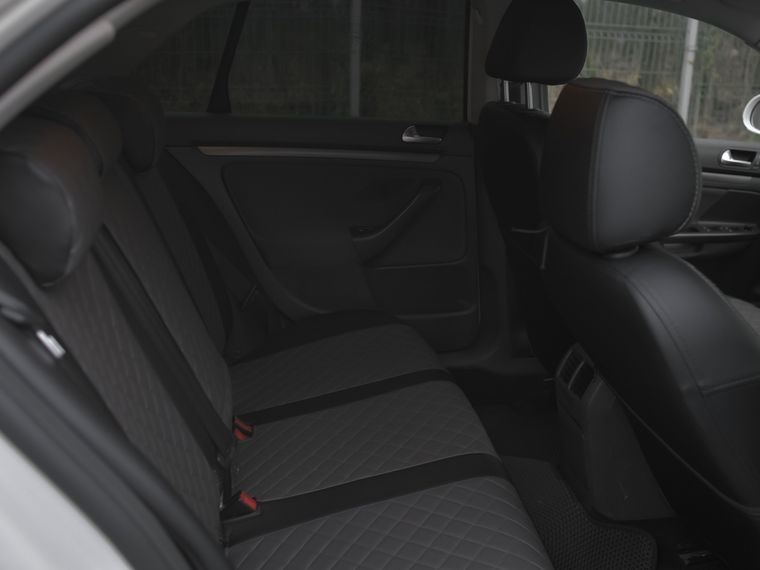 Volkswagen Jetta 2009 года, 255 138 км - вид 10