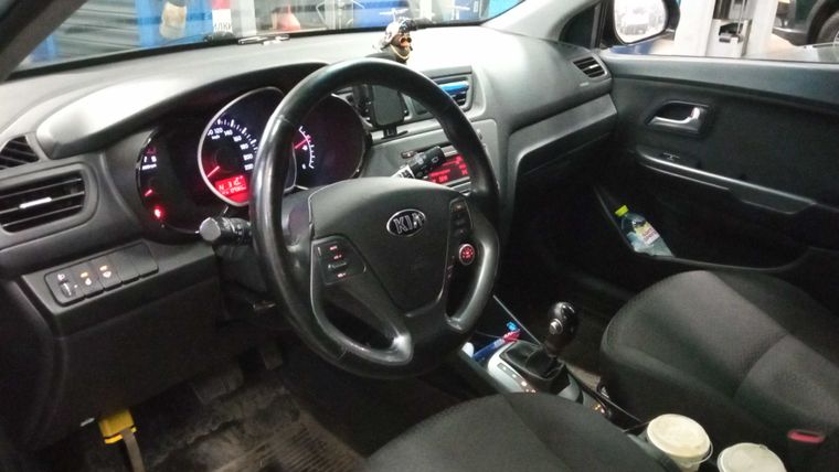 Kia Rio 2016 года, 107 100 км - вид 5