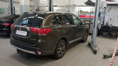 Mitsubishi Outlander 2018 года, 280 813 км - вид 4