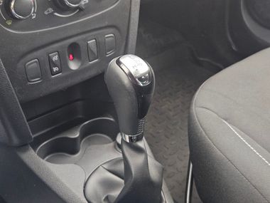 Renault Sandero Stepway 2017 года, 87 300 км - вид 6