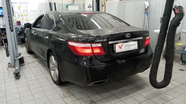 Lexus LS 2007 года, 313 924 км - вид 3