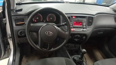 KIA Rio 2010 года, 64 449 км - вид 5