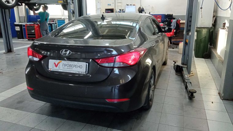 Hyundai Elantra 2014 года, 253 823 км - вид 3