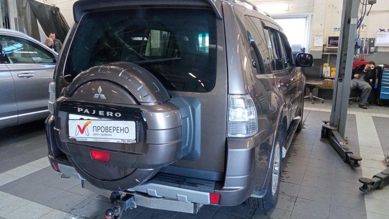 Mitsubishi Pajero 2011 года, 348 505 км - вид 3