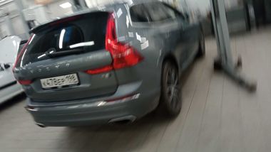 Volvo XC60 2020 года, 121 154 км - вид 3