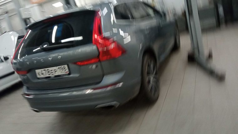 Volvo XC60 2020 года, 121 154 км - вид 3