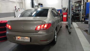 Peugeot 408 2013 года, 161 366 км - вид 3