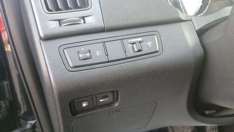 Hyundai Sonata 2011 года, 199 731 км - вид 13