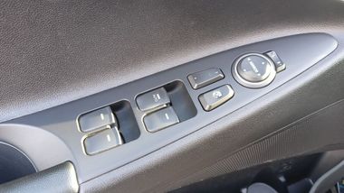 Hyundai Sonata 2011 года, 199 731 км - вид 12