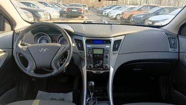 Hyundai Sonata 2011 года, 199 731 км - вид 7
