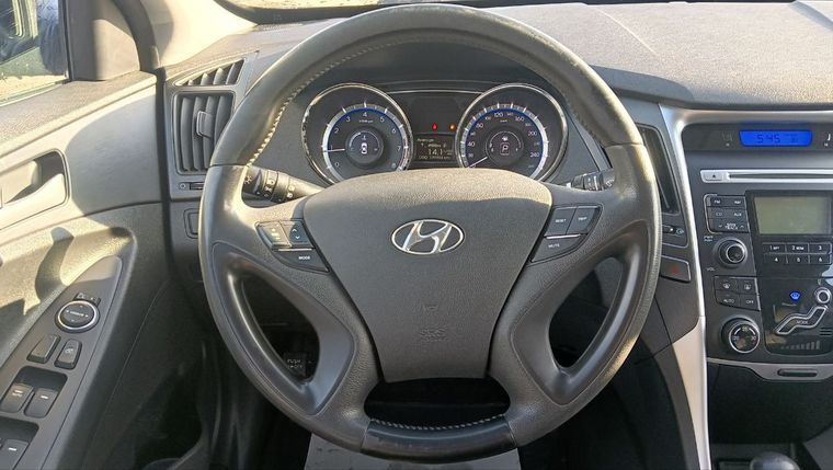 Hyundai Sonata 2011 года, 199 731 км - вид 9