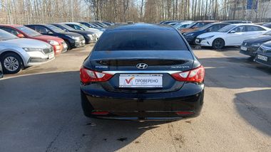 Hyundai Sonata 2011 года, 199 731 км - вид 5