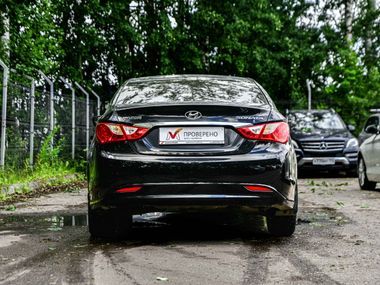 Hyundai Sonata 2011 года, 199 731 км - вид 4