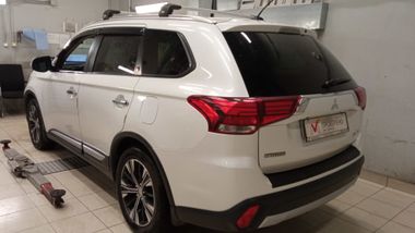 Mitsubishi Outlander 2015 года, 168 420 км - вид 3