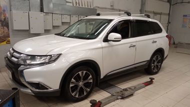 Mitsubishi Outlander 2015 года, 168 420 км - вид 4