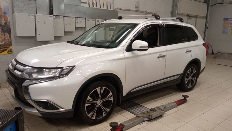 Mitsubishi Outlander 2015 года, 168 420 км - вид 4