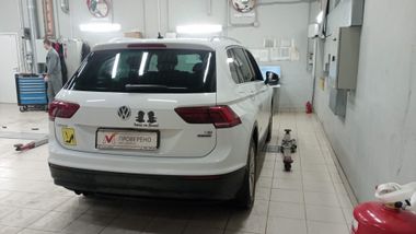 Volkswagen Tiguan 2017 года, 139 449 км - вид 3