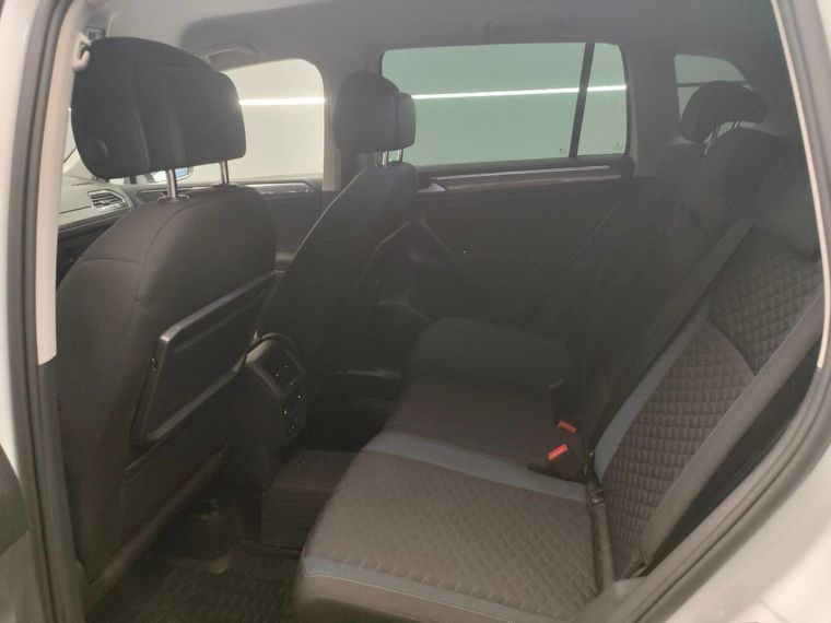Volkswagen Tiguan 2020 года, 101 300 км - вид 16