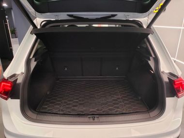 Volkswagen Tiguan 2020 года, 101 300 км - вид 24