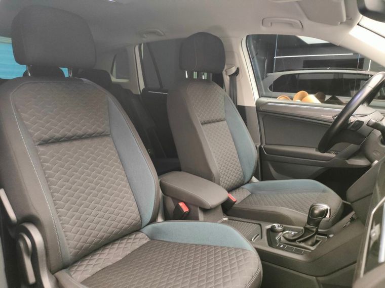 Volkswagen Tiguan 2020 года, 101 300 км - вид 20