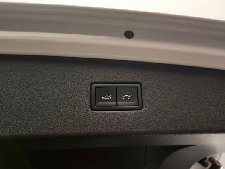 Volkswagen Tiguan 2020 года, 101 300 км - вид 22