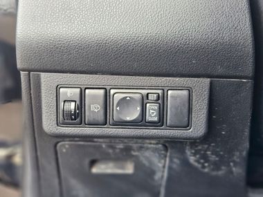 Nissan Tiida 2011 года, 182 000 км - вид 13