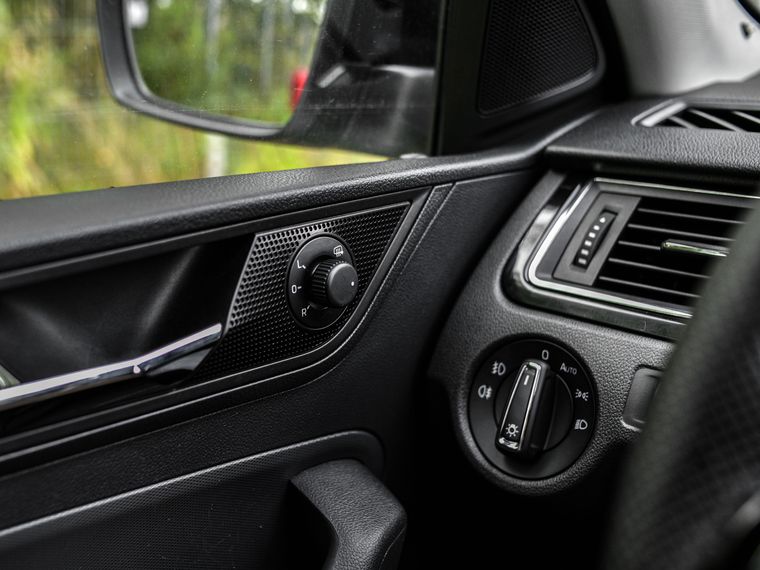 Skoda Rapid 2017 года, 112 210 км - вид 13