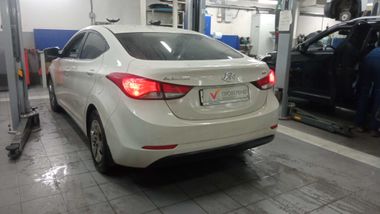 Hyundai Elantra 2014 года, 151 998 км - вид 4