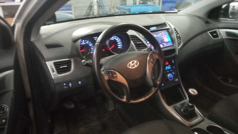 Hyundai Elantra 2014 года, 151 998 км - вид 5