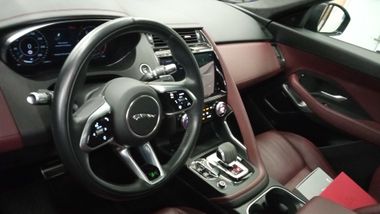 Jaguar E-Pace 2021 года, 112 796 км - вид 5