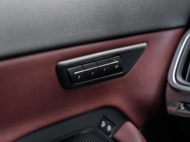 Jaguar E-Pace 2021 года, 112 796 км - вид 12