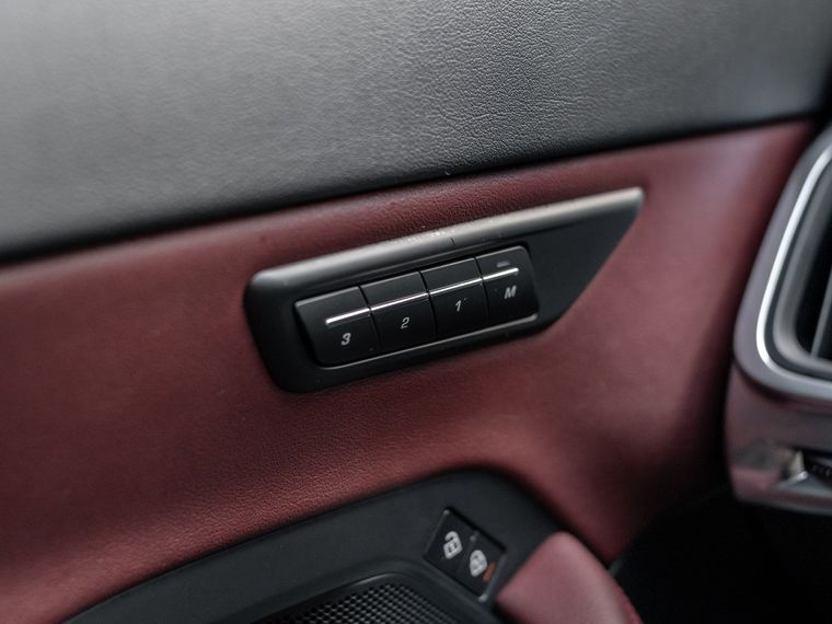 Jaguar E-Pace 2021 года, 112 796 км - вид 12