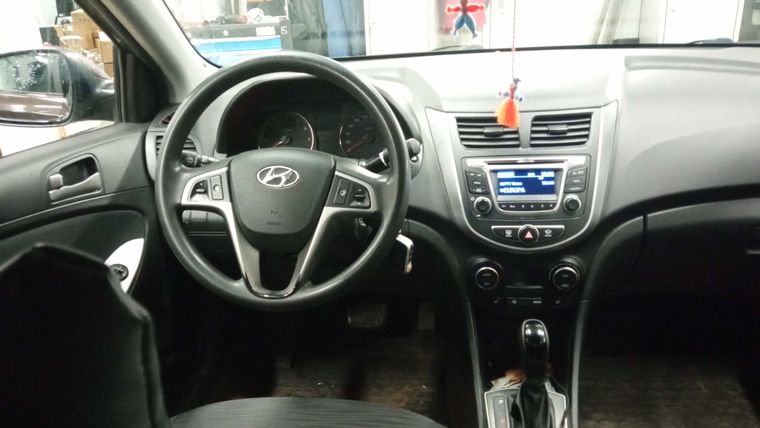 Hyundai Solaris 2016 года, 96 572 км - вид 5