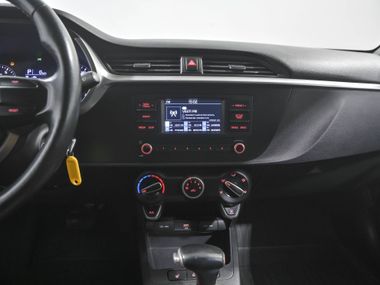 KIA Rio 2021 года, 78 618 км - вид 11