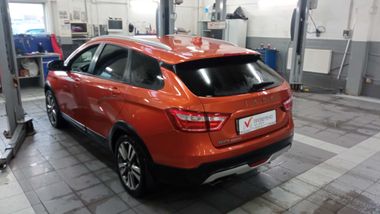 ВАЗ (LADA) Vesta Cross 2019 года, 118 079 км - вид 4